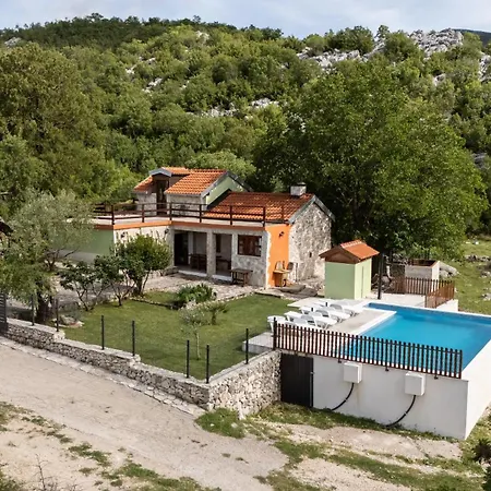 Mramor Villa *